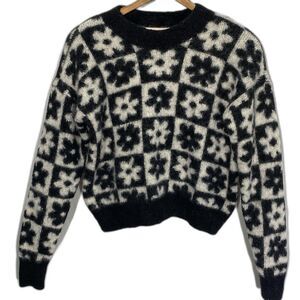 SO Fuzzy Floral Sweater Cropped Pullover Soft Thick Knit Womens M Black White